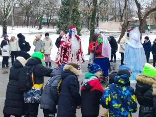 В преддверии  зимних каникул Новогоднее представление для ворсменских ребят прошло в парке культуры и отдыха города Ворсма.